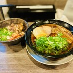 230609641 - 紅醤油ラーメンと豚丼(小)ご飯少なめ