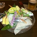 和風ダイニングきらり - さんまのお刺身
      鮮度、味は勿論！盛り付けがキレイ