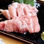 みちのく屋 酒店 - マグロの頭肉の刺身