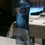 カセント - スペインのお水 ガスなし フォンドール800円。2人共同じ水にしたのに2本開けられた。。
