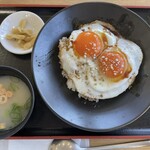 伊予灘サービスエリア（下り線）スナックコーナー・フードコート - 料理写真:今治焼豚玉子飯880円