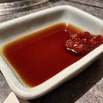杏樹亭 岸根店 - 大好きなタレ。フルーティなんです。お肉によって、コチュジャンを付けながらいただきます。最初からは溶かしません。単なるこだわりです…