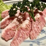 杏樹亭 岸根店 - 「トントロ（税込￥800）」