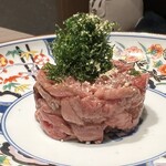 渋谷焼肉 かみ山 - 本日のユッケ