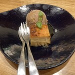 Olioteca KURIYA MURATA - ナッツとチョコのアイス、バニラビーンズを効かせたクリームのケーキ