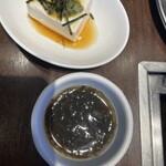 Okonomiyaki Hompo - 山形のだし冷奴、もずく酢