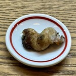 かぶと - 串巻き：尻尾寄りの肉で、小さいのですが、ここだけ取り分けて出す意味がよく分かります。