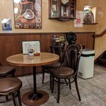 タナカコーヒ - テーブル席　
