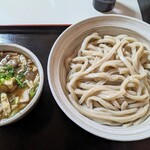 Inakaudon Tetsu - 貝出汁の肉汁うどん・中盛り ¥1,100