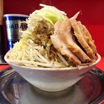 ラーメン タロー 五反田の陣 - 小ラーメン豚入り1,100円（野菜マシマシ、あげ辛、削り節）