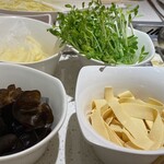 Kaiteirou Hinabe - ジャガイモ、豆苗、豆腐皮、キクラゲ