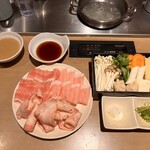 食べ放題＆一人しゃぶしゃぶ しゃぶ乃家 三宮店 - 