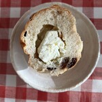 芦名ベーカリー 芦兵衛 - クリームチーズレーズン