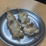 もつ焼つみき - 右から　やげんなんこつ　せせり