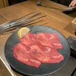 Jukusei Yakiniku Nikugen - 