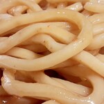 Tsukemen Ichiban - 麺は全粒粉というのでしょうか。噛み応えのある太麺でモチモチ感ありました。ただ、量的には足らんなあ....