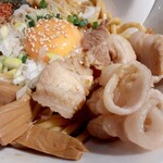 つけ麺 一番 - いわゆるチャーシューではなく、ちょっと甘味のついた豚バラさんが載ってきました