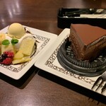 元町珈琲　岐南の離れ - バナナシフォンケーキとチョコレートケーキ