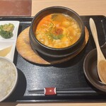 梅田韓国料理と二色鍋 かん菜 - 