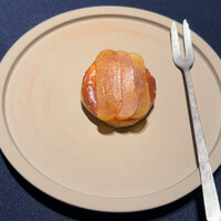 abysse - カラスミ 下は焼きたてのチーズケーキ（コンテチーズ）