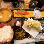 Japonika Sutando - 紅白だし巻き・天ぷら定食