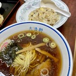 大清軒 - 料理写真:チャン・半ラーメン・半餃子セット@850円  コスパ良いよねぇ！教科書のような町中華屋さん！