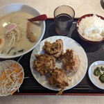 台湾料理福苑 - 料理写真:日替わりのＡ、鶏の唐揚げ