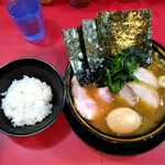 家系ラーメン とらきち家 - 限定ことちゃん1,050円＋半ライス100円