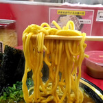 家系ラーメン とらきち家 - 麺リフト