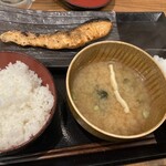 Shimpachi Shokudou - 大根おろしがついているので、魚に味は付いてなかった。