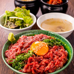 Kobe Japanese black beef raw Gyudon (Beef bowl)