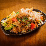 Fried Yakisoba (stir-fried noodles) with tomato crumbs