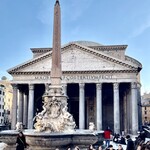 Ristorante La Sagrestia - 正面にパンテオン　入場料取るようになったんですねw