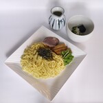 ■石焼麺せいろ (온즙, 정유 국수 츠케멘)