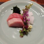 傳 - [2023年12月　訪問]お造り。3種盛りは珍しい。