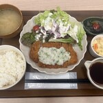 旬菜レストラン つむぎ - おろしそトンカツ定食　900円(税込)