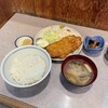 よしのや食堂 - 日替ランチのとんかつ定食。美味し。