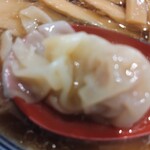 手打ちラーメン 清仁軒 - ワンタンアップ