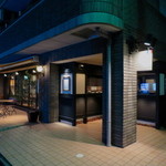 ラ・ヴァガボンド - 夜の外観