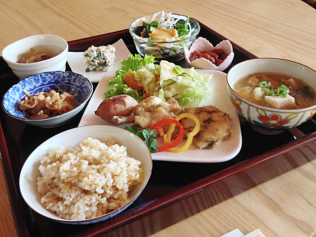 Cafe アパ カバール カフェ 南方 カフェ 食べログ