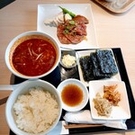 YAKINIKU BISTRO 石鎚 - ユッケジャンスープセット 1600円
