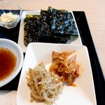 YAKINIKU BISTRO 石鎚 - 韓国海苔とキムチとナムル