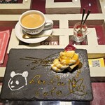 ROUROU cafe - 自家製烏龍茶チーズケーキセット1,500円﻿ ドリンク付き﻿ (珈琲等は+110～320円)﻿ オリジナルブレンドコーヒー　+110円