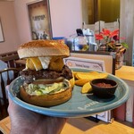 Louis Hamburger Restaurant - 『FRIED HOTATE CHEESE BURGER¥1,600』 『Patty¥600』 『lunch drink¥150』