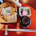 東京 芝 とうふ屋うかい - 締めのしらすご飯