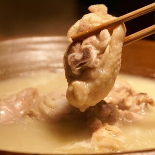 [Rich] Chicken bone soup permeates through ♪ Famous "Hakata Hot Pot"