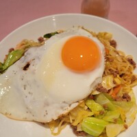 シェフス - ピリ辛焼きそば