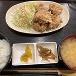 恵美須商店 - 鶏のから揚げ定食 680円