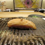 鮨 たかはま - 明石の鰆の漬け 辛子