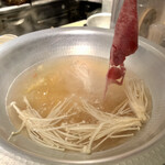 水炊き吟醸もつ鍋 由乃 - 